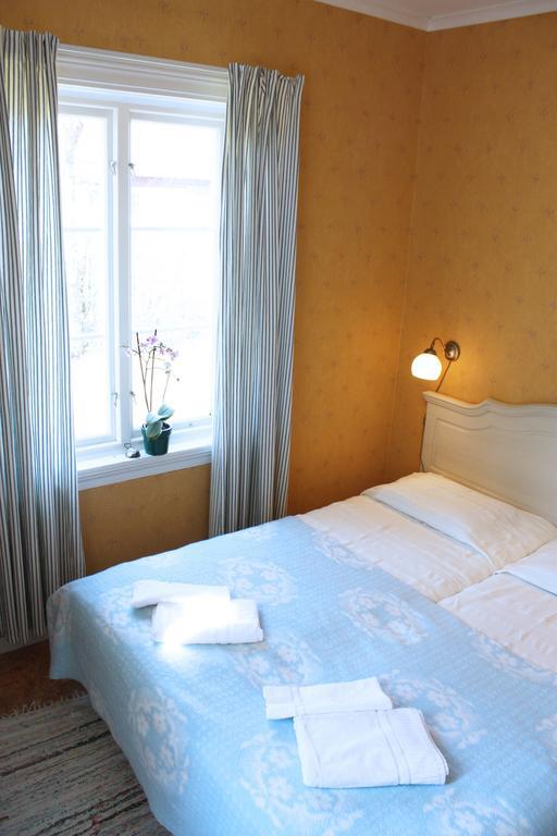 Gula Hoenan Guest House Ronehamn Quarto foto