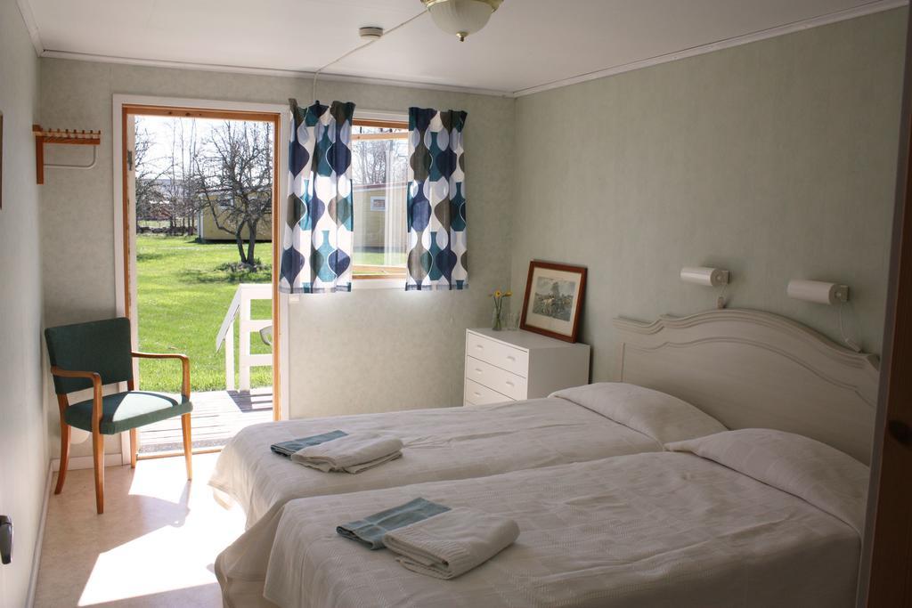 Gula Hoenan Guest House Ronehamn Quarto foto