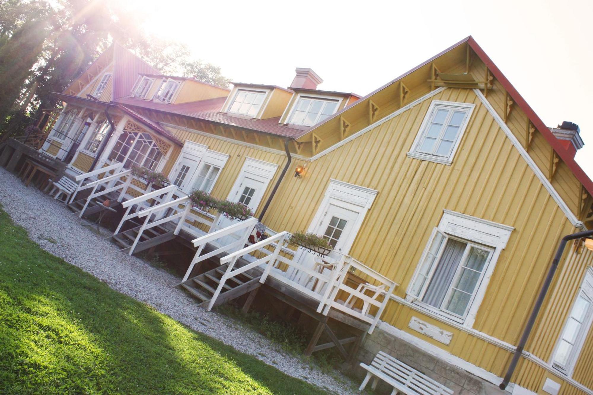 Gula Hoenan Guest House Ronehamn Quarto foto